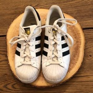 Adidas superstar sneakers size 6